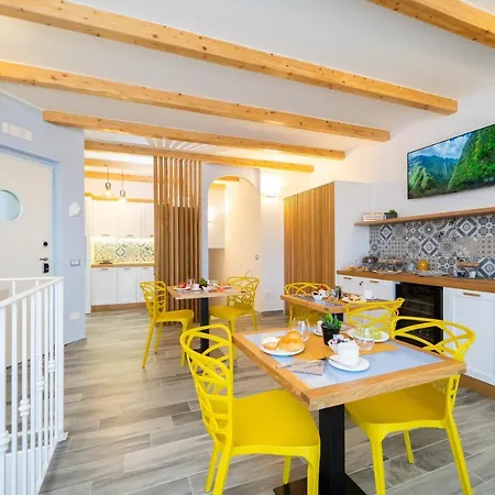 Couette-café Grenilù Sea 4*