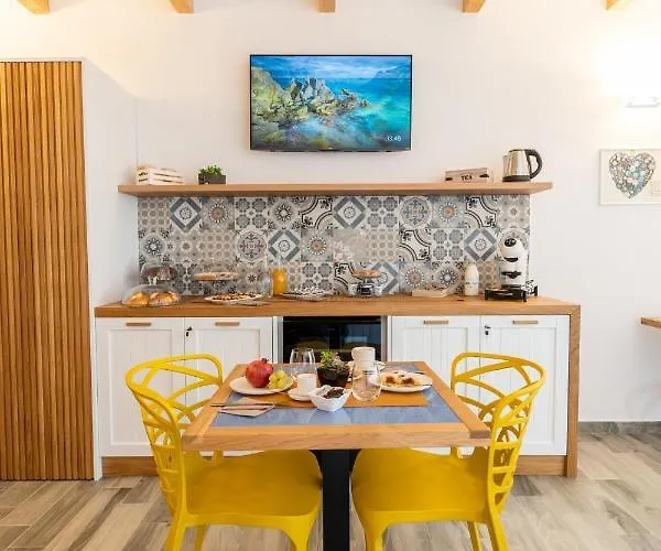 Grenilu Sea 4* קרוטונה